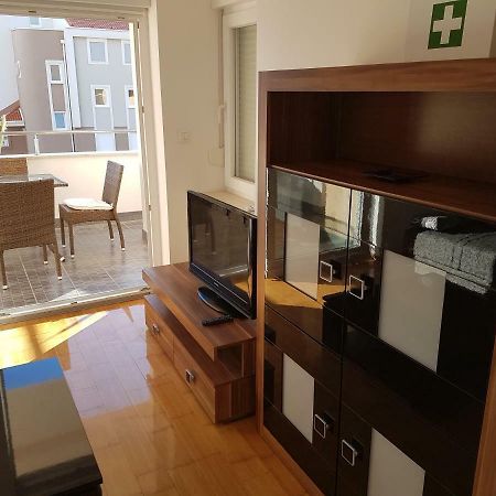 Apartment Novalja 4+2 Eksteriør bilde