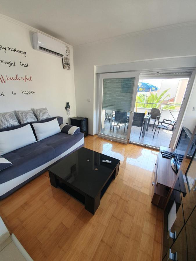 Apartment Novalja 4+2 Eksteriør bilde
